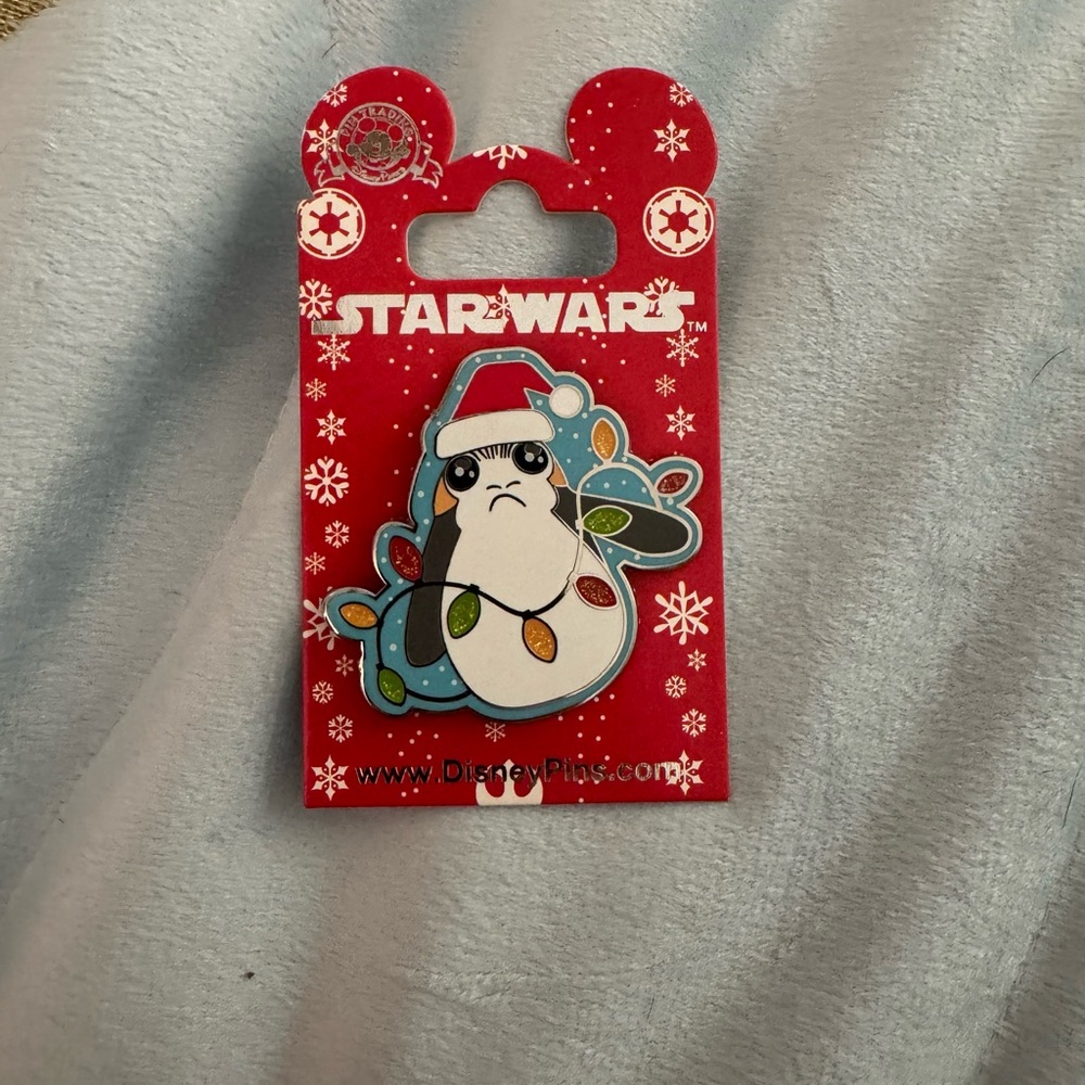 Star Wars Holiday Porg Pin